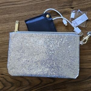 LIZ CLAIBORNE IPhone Charging Wallet Purse Clutch Bag Silver Glitter